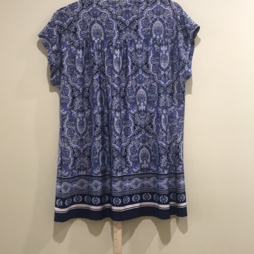 Blue pattern top - Picture 6 of 8